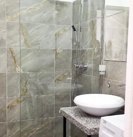 Center Cute And Comfy - Ajia