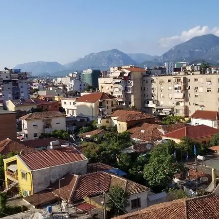 Center Cute And Comfy - Ajia Tirana