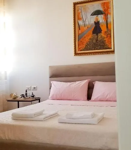 Center Cute And Comfy - Ajia *