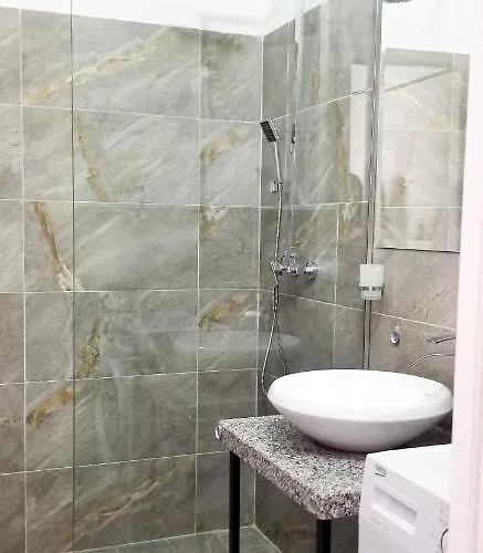 Center Cute And Comfy - Ajia