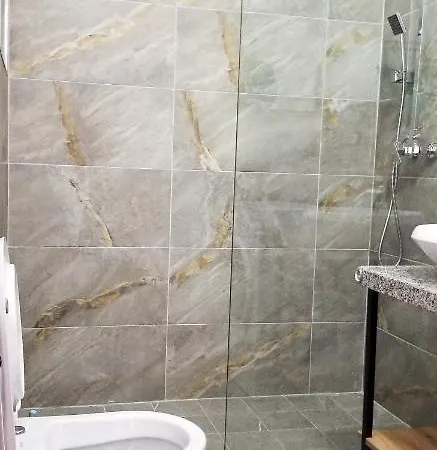 Center Cute And Comfy - Ajia ティラナ