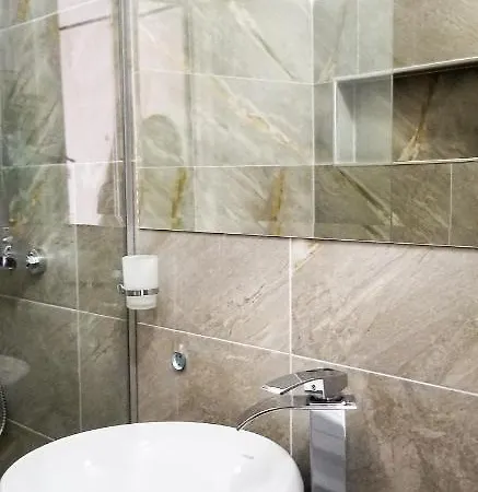 Center Cute And Comfy - Ajia