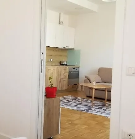 Apartment Center Cute And Comfy - Ajia *