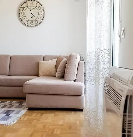 Apartment Center Cute And Comfy - Ajia *