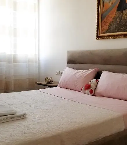 Center Cute And Comfy - Ajia Lägenhet Tirana