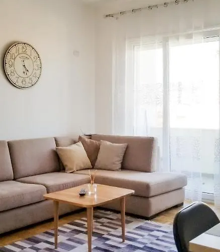 Center Cute And Comfy - Ajia *